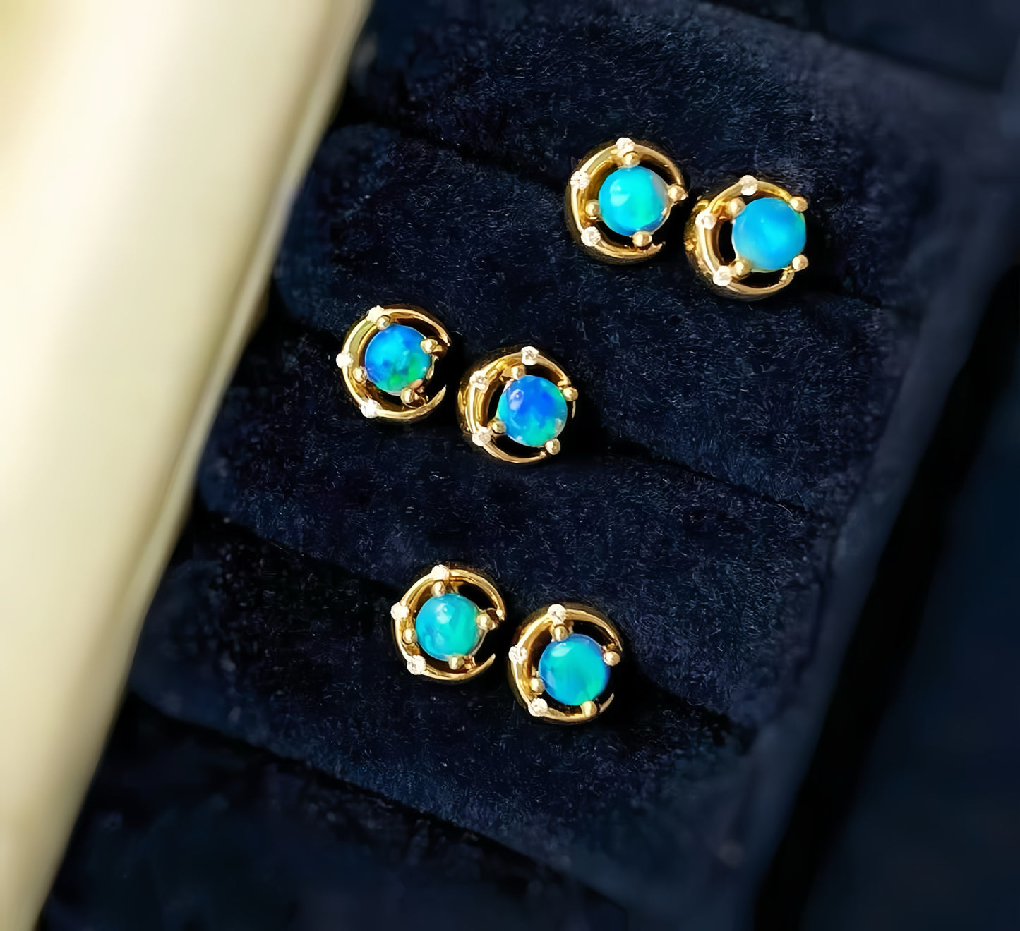 Galaxy Star Moon Globe 18k Gold Crystal Opal Diamond Earring (Item No. VT068）