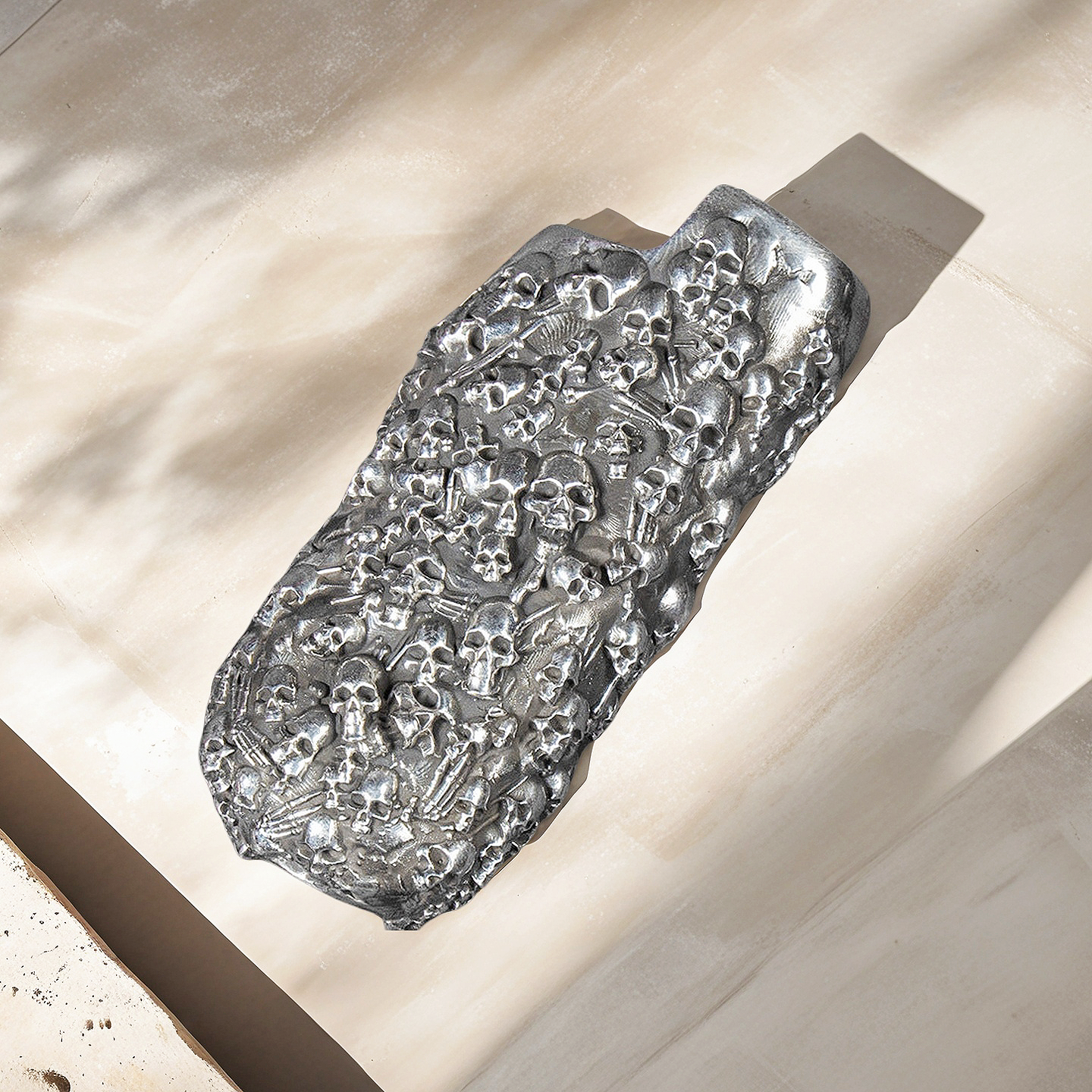 Gothic Burial Skull Silver Lighter Case (Item No. L0007)