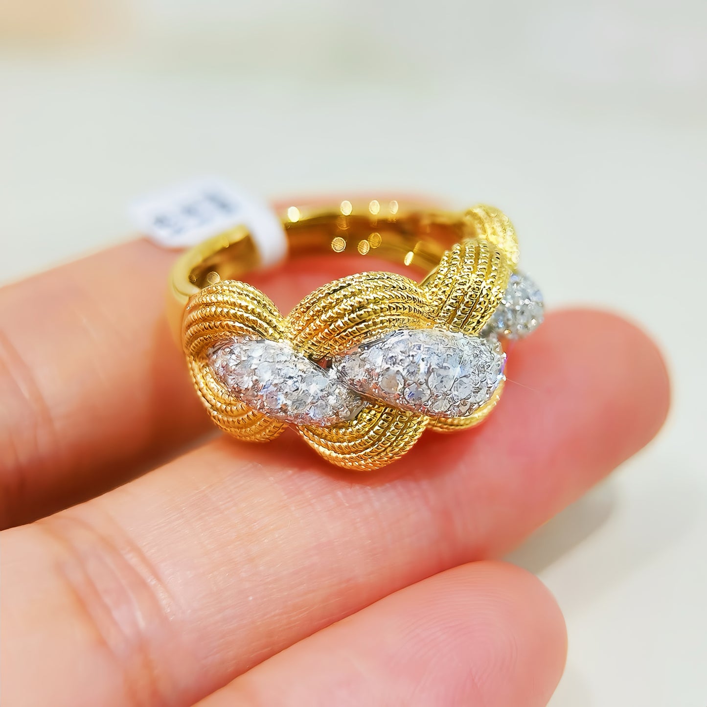 Vintage 18k Gold Diamond Ring (Item No. VT 290)