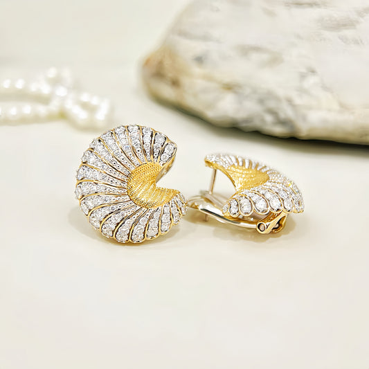 Shell 18k Gold Diamond Earring (Item No. VT274）