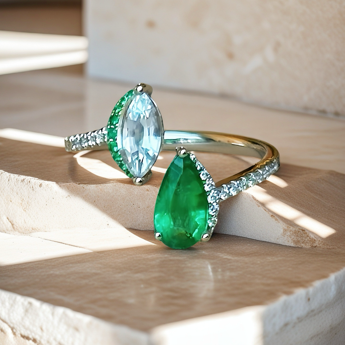 Toi et Moi 18k Gold Diamond Emerald Ring (Item No. VT034）