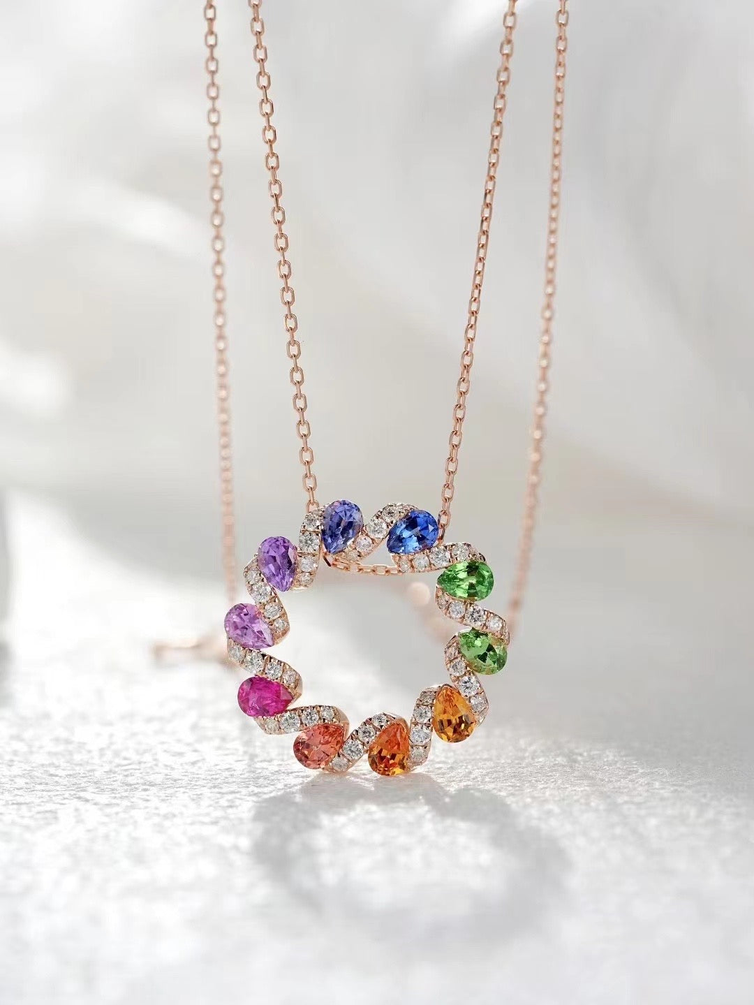 Rainbow Sapphire 18K Gold Pendant (Item No. SA004）