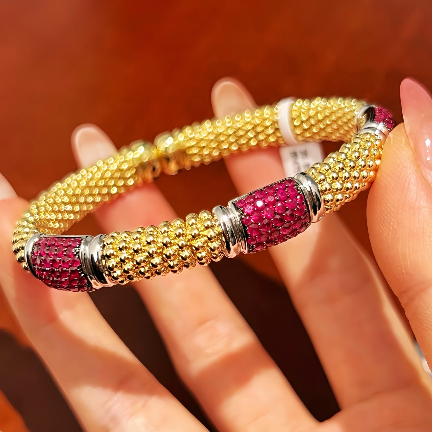Vintage 18k Gold Ruby Bracelet (Item No. VT458）