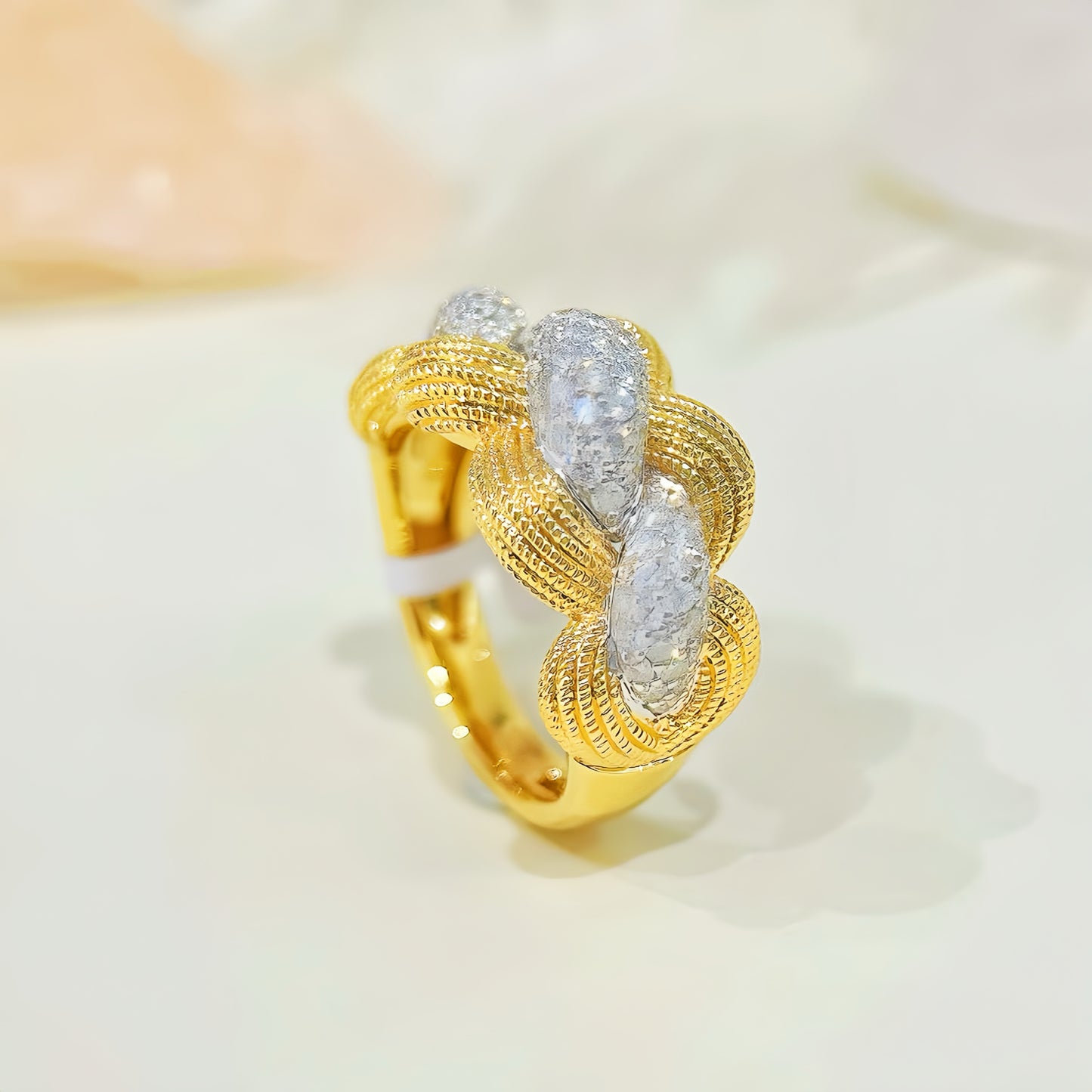 Vintage 18k Gold Diamond Ring (Item No. VT 290)