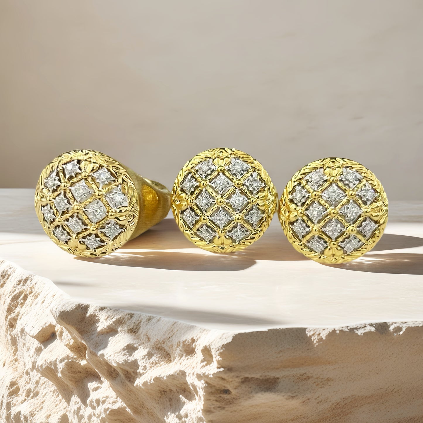 Vintage 18k Gold Diamond Ring (Item No. VT222）