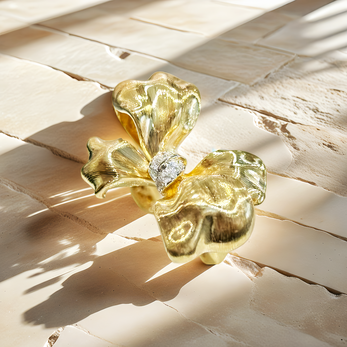 Butterfly 18k Gold Diamond Ring (Item No. VT242）