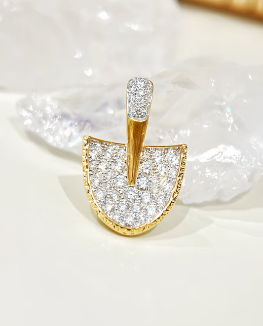 Gold Shovel Vintage 18k Gold Diamond Pendant (Item No. VT323)