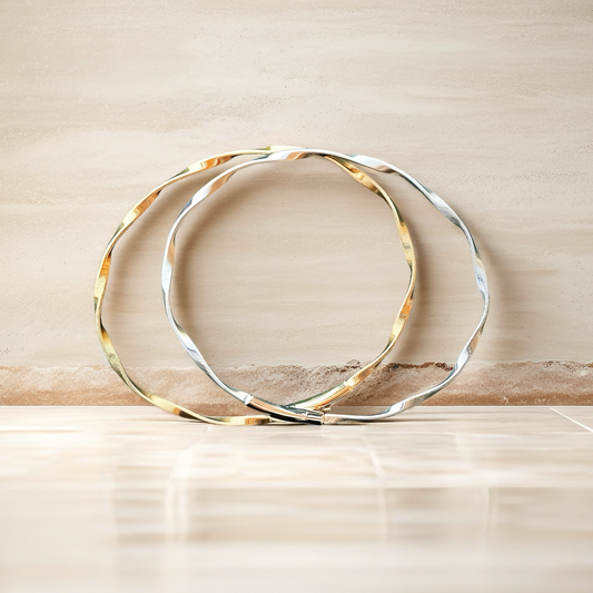 Comtemporary 18k Gold Diamond Bracelet (Item No. VT126）