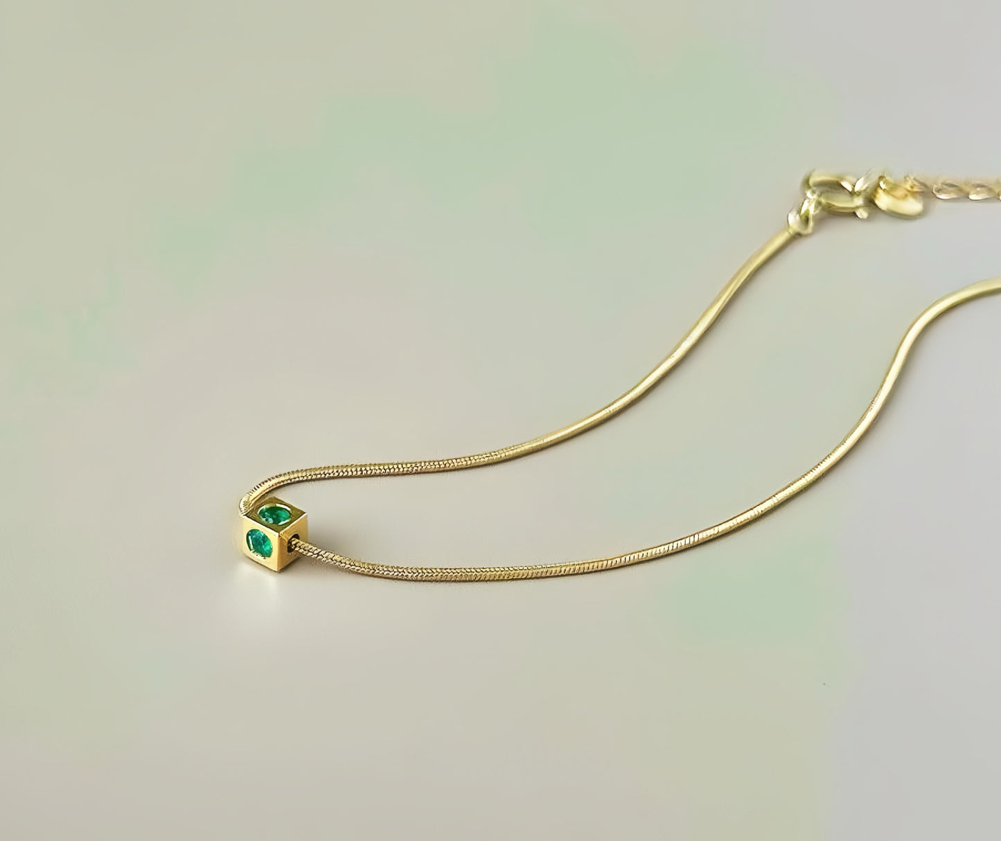 Vintage 18k Gold Diamond Ruby Emerald Bracelet (Item No. VT107）