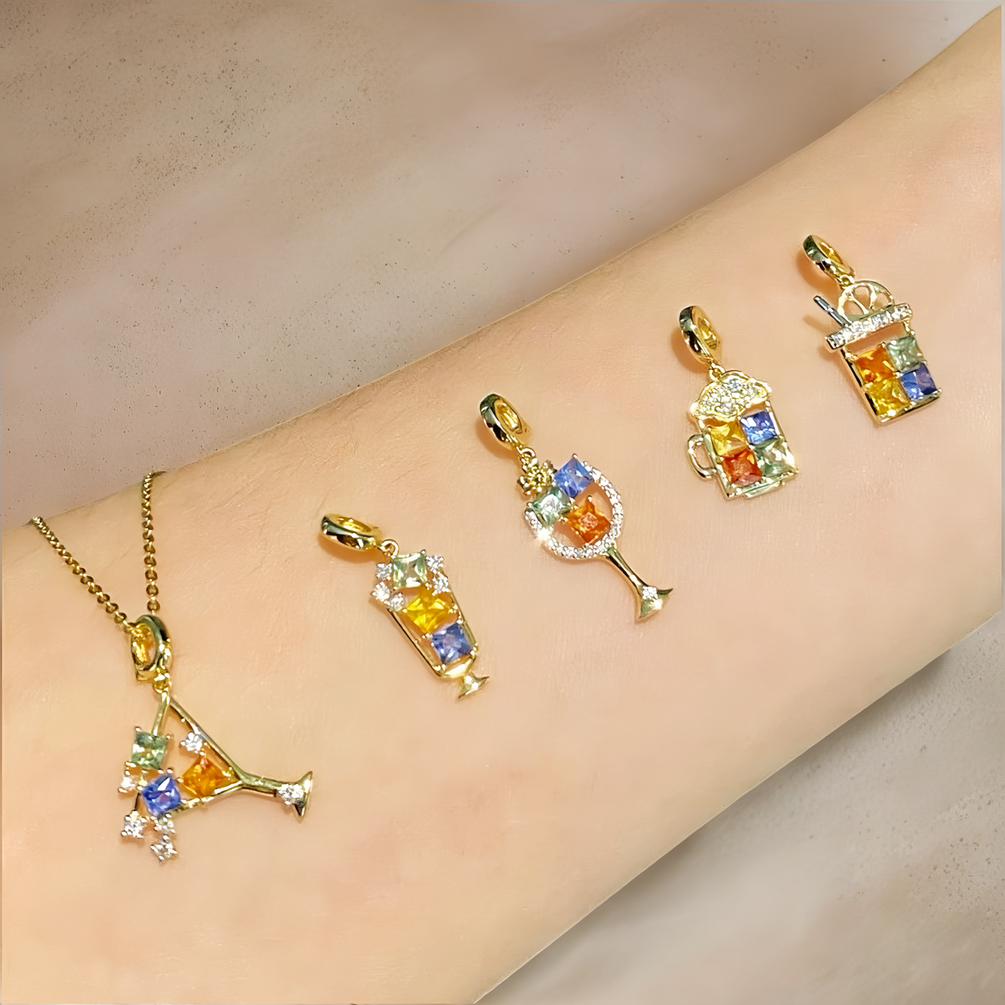 Beverage Glass 18k Gold Diamond Sapphire Pendant (Item No. VT167）