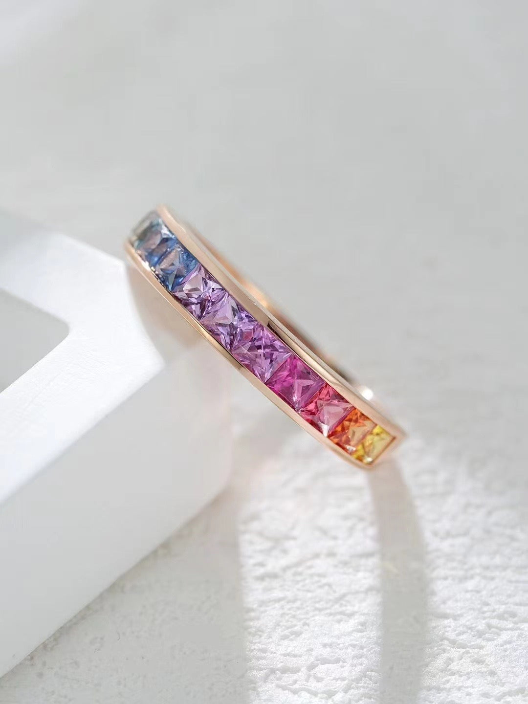 2.5mm Rainbow Sapphire 18k Gold Ring (Item No. SA111）