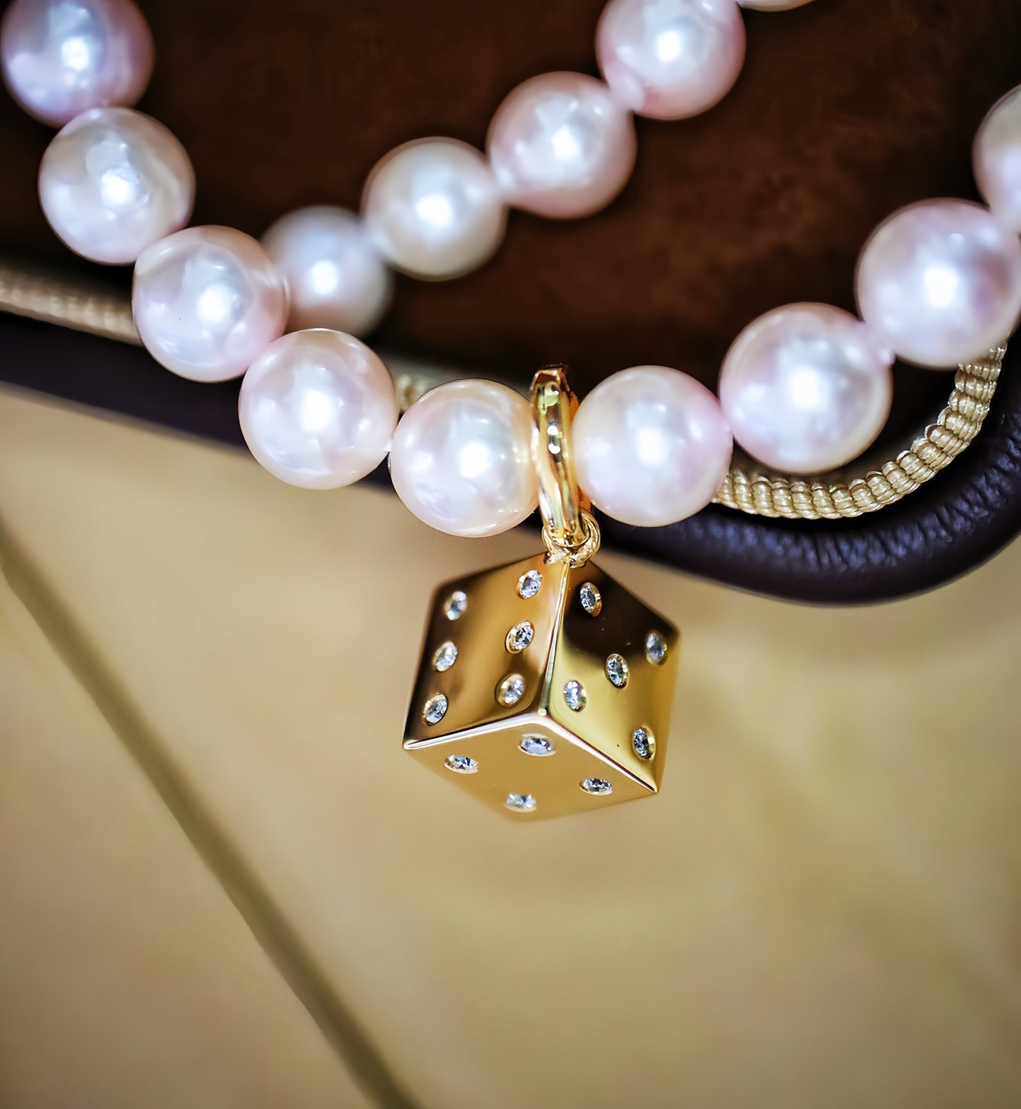 Dice 18k Gold Diamond Pendant (Item No. VT117）