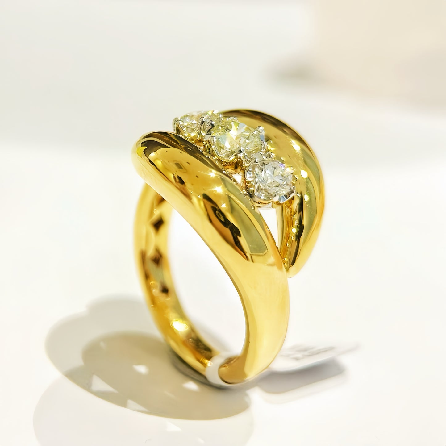 Vintage 18k Gold Diamond Ring (Item No. VT404）