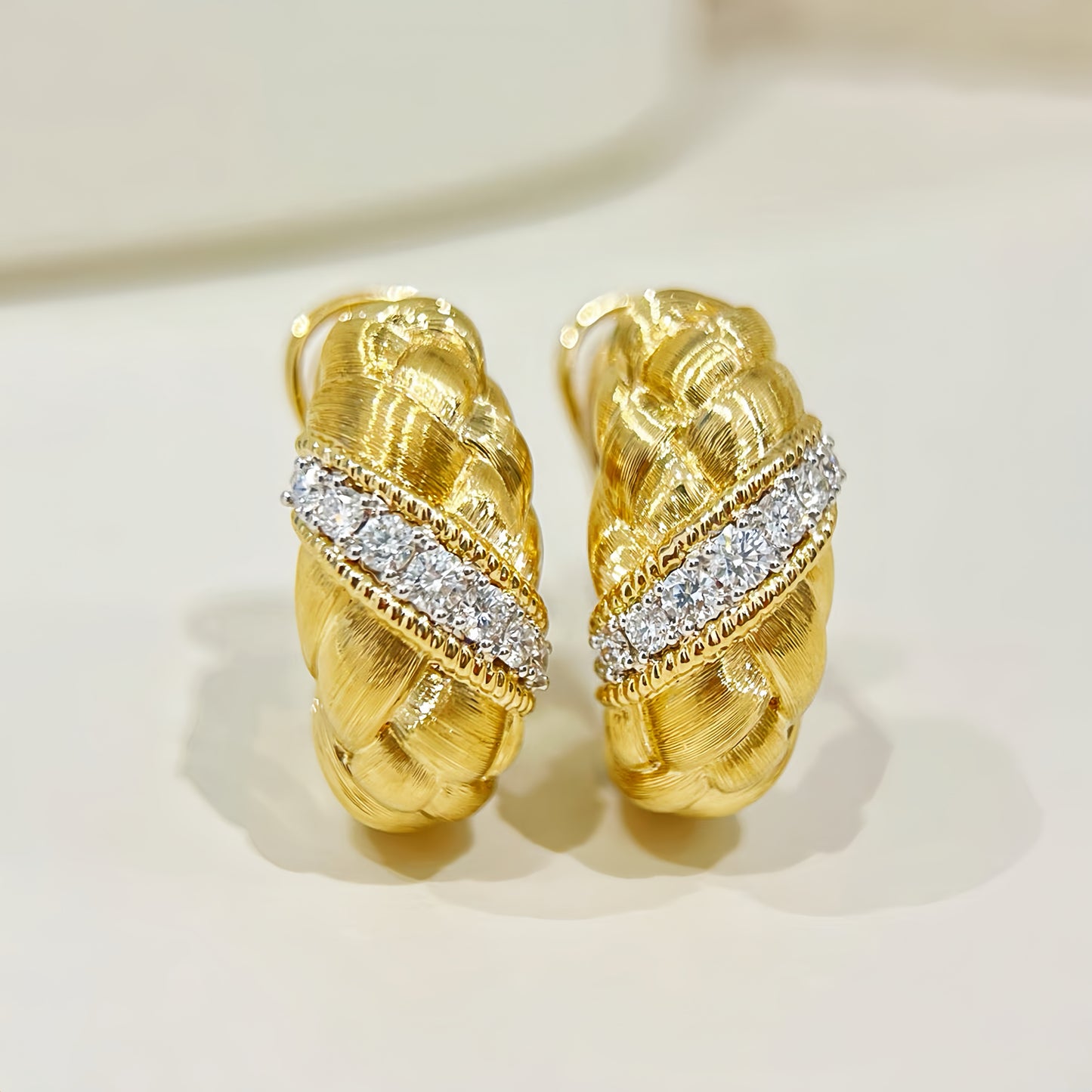 Vintage 18k Gold Diamond Earring (Item No. VT371）