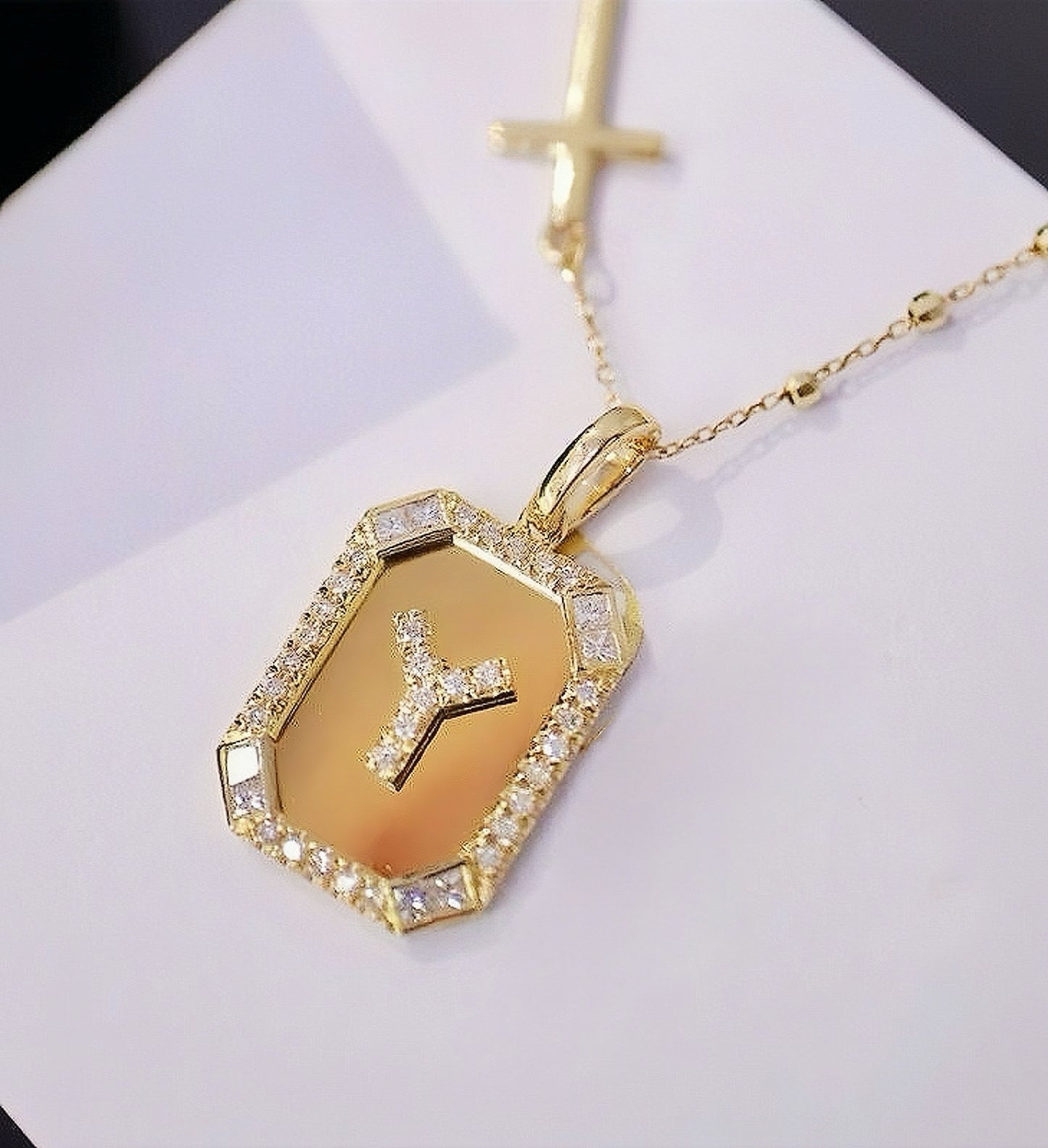 Alphabet Letters 18k Gold Diamond Pendant (Item No. VT105）