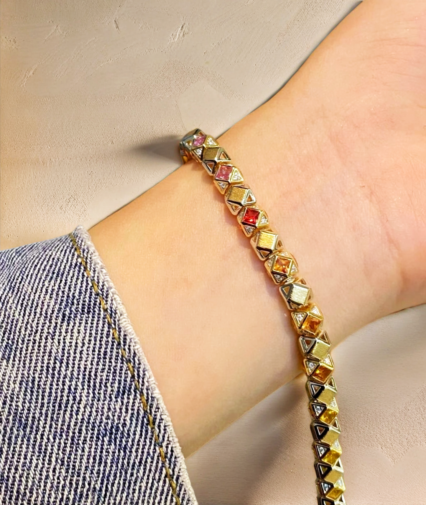 Vintage 18k Gold Diamond Bracelet (Item No. VT138）