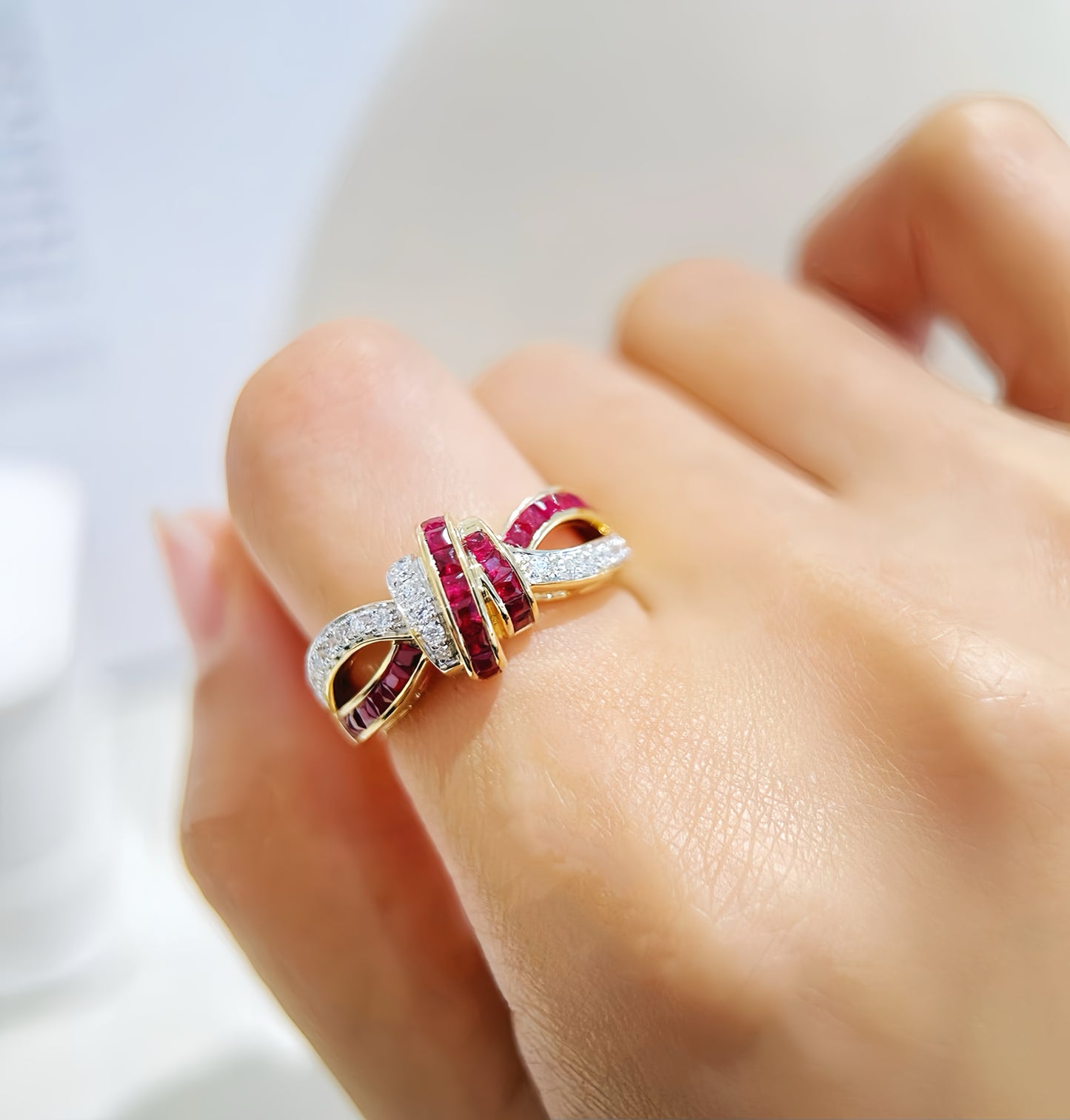 Vintage 18k Gold Diamond Ruby Ring (Item No. VT395）