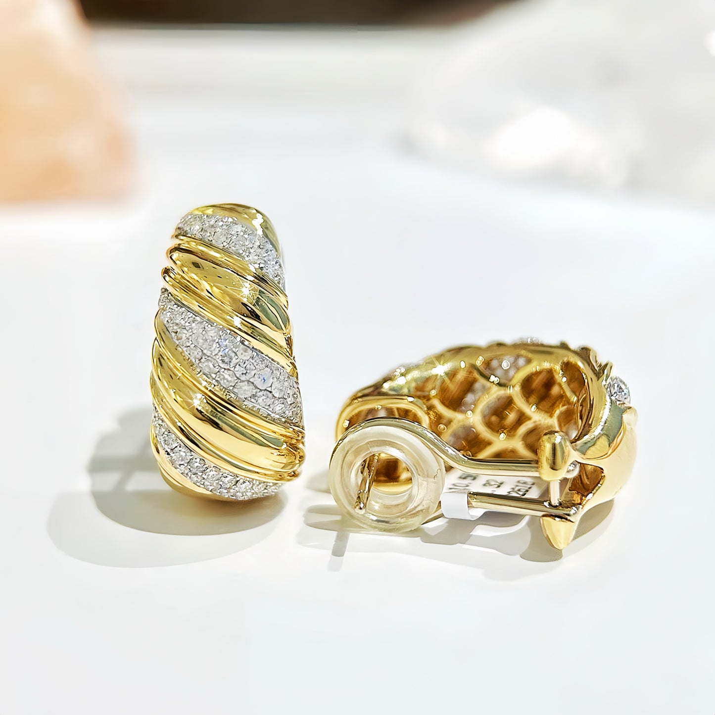 Vintage 18k Gold Diamond Earring (Item No. VT417）