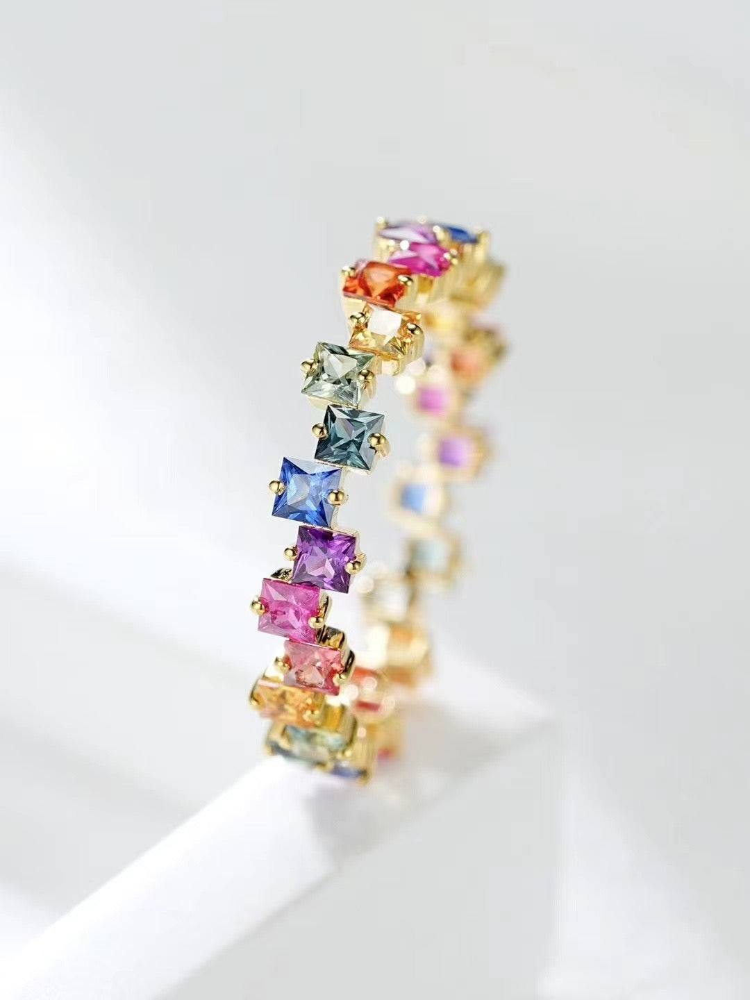 2mm Rainbow Sapphire 18k Gold Ring (Item No. SA109）