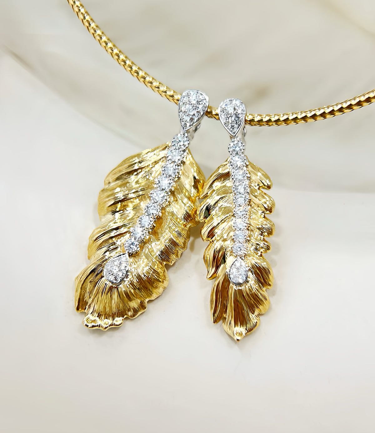 Women Pendant Renaissance Diamond