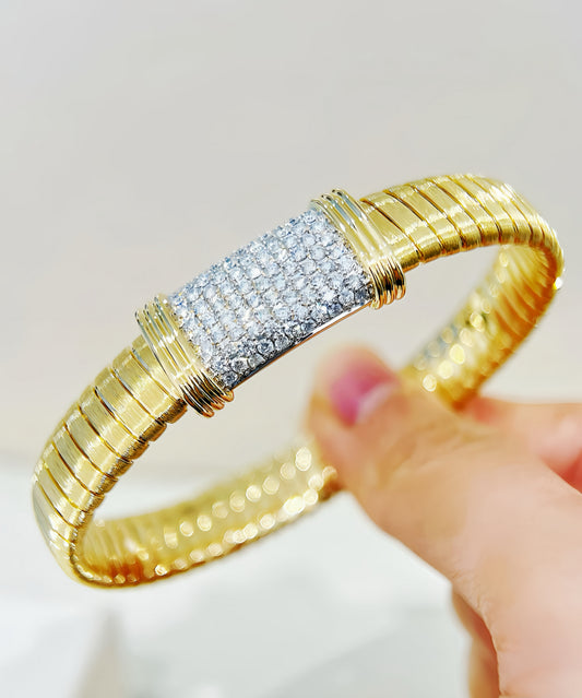 Weaving Vintage 18k Gold Diamond Bracelet (Item No. VT426）