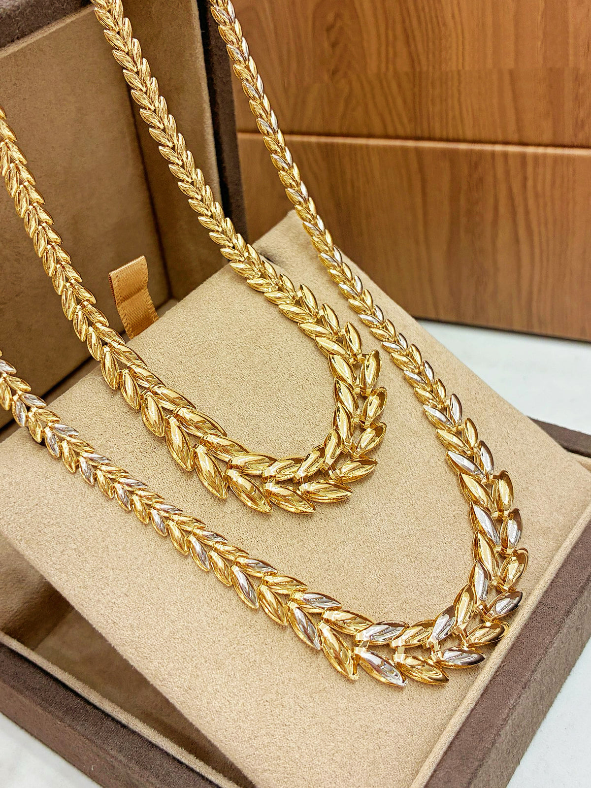 Leaf 18k Gold Necklace (Item No. HFN013）