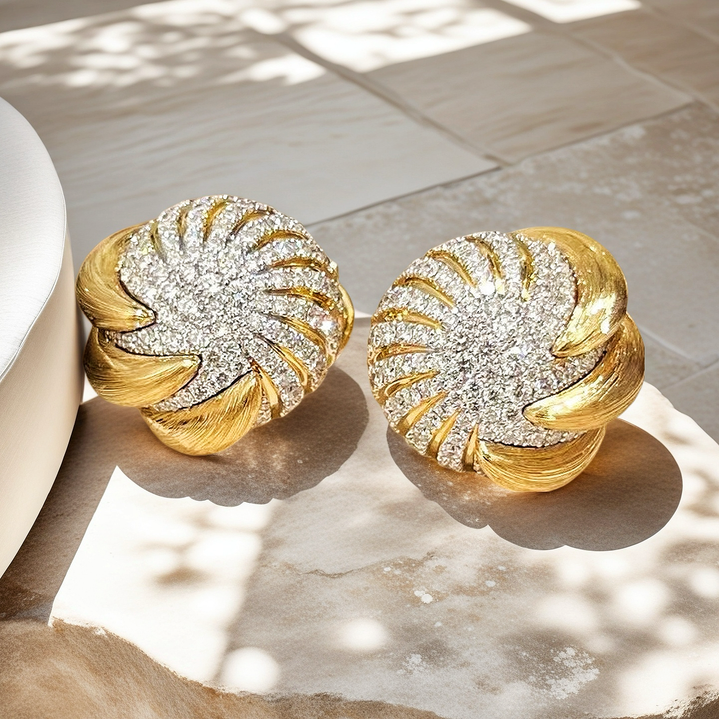 Vintage 18k Gold Diamond Earring (Item No. VT013）