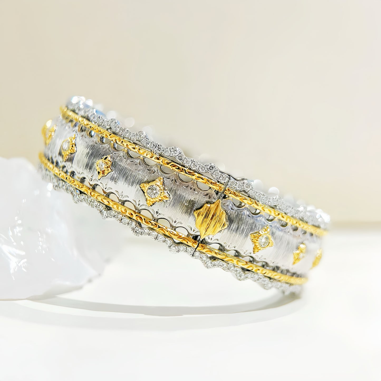 Vintage 18k Gold Diamond Bracelet (Item No. VT357)