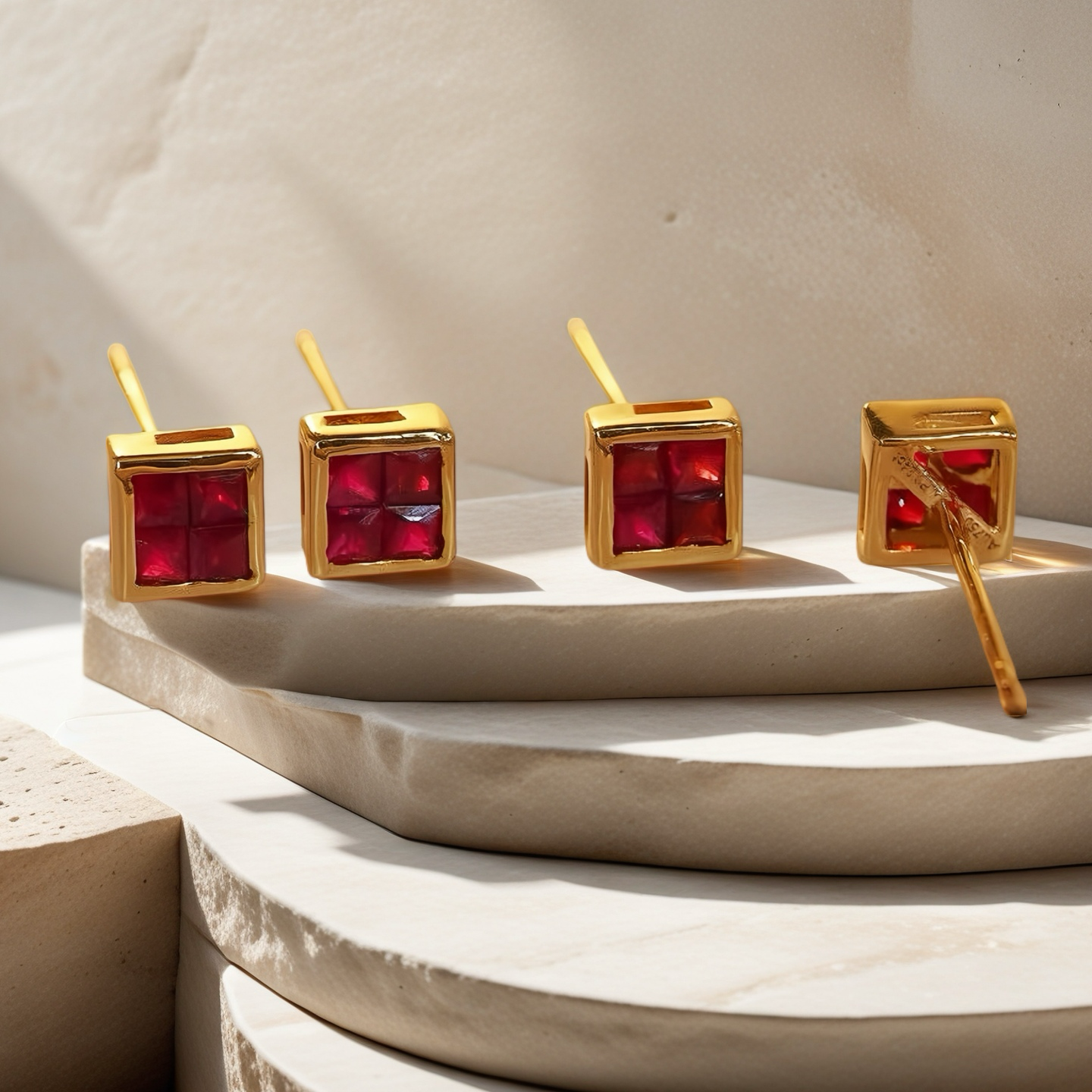 Vintage 18k Gold Ruby Earring (Item No. VT077）