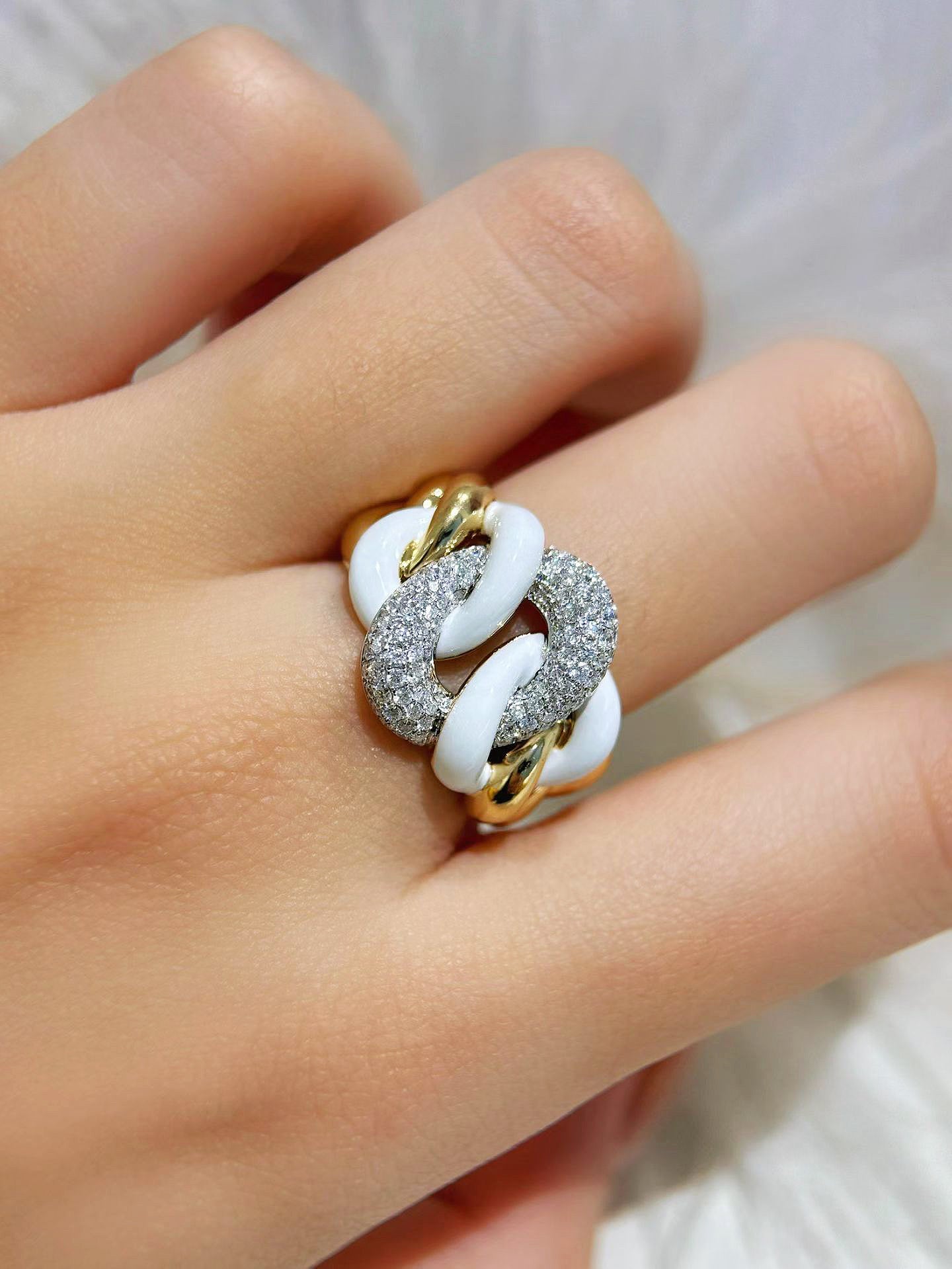 Enamel 18k Gold Diamond Ring (Item No. VT469）