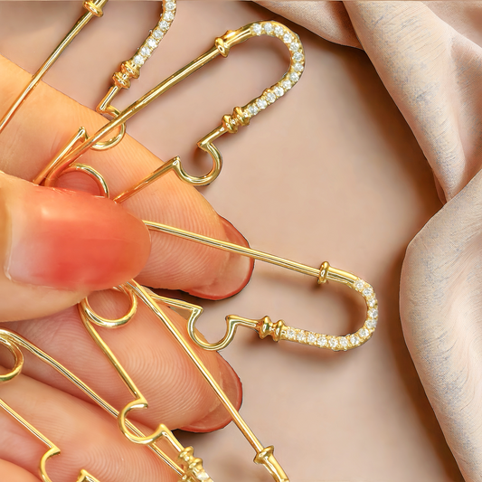 Classic 18K Gold Brooch (Item No. COIN094）