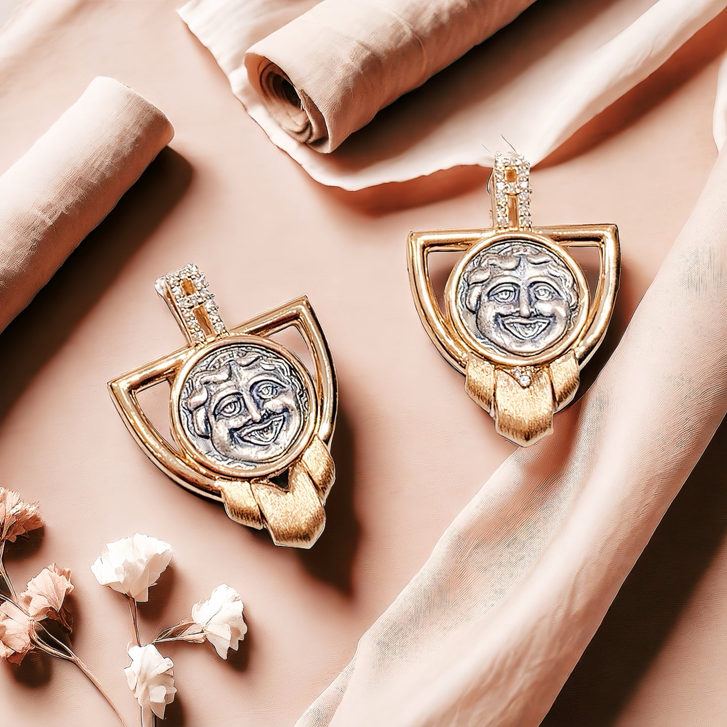 Medusa Ancient Greek Coin Medallion 18K Gold Pendant (Item No. COIN039）