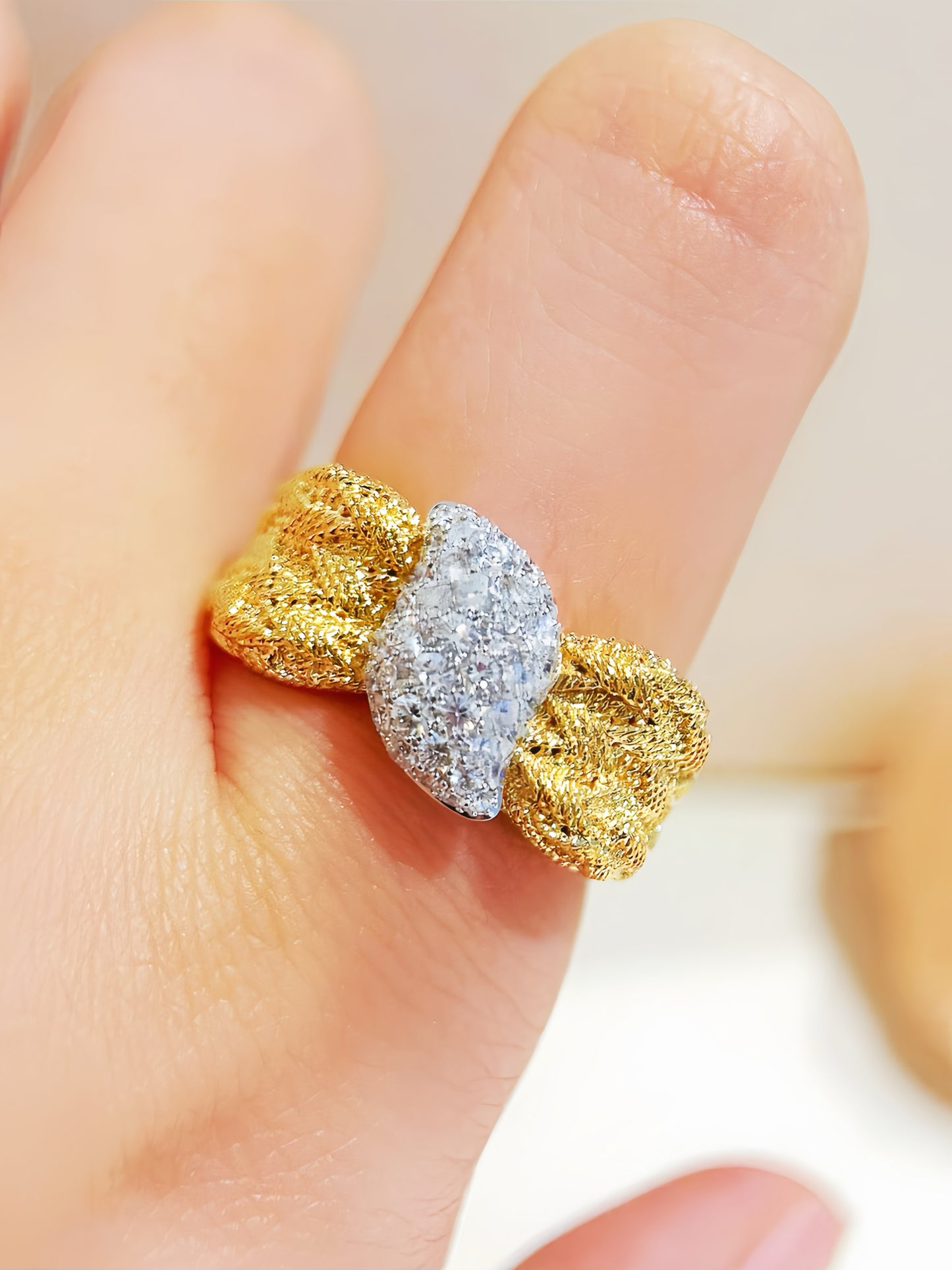 Vintage 18k Gold Diamond Ruby Ring (Item No. VT386）