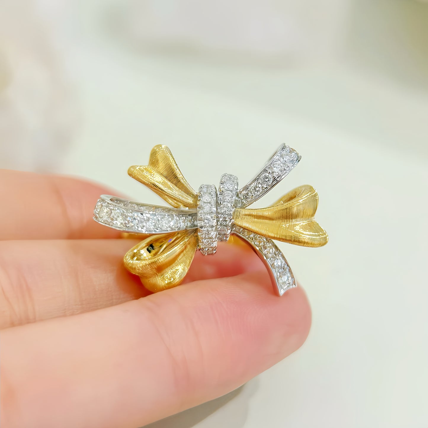 Butterfly Vintage 18k Gold Diamond Ring  (Item No. VT271)