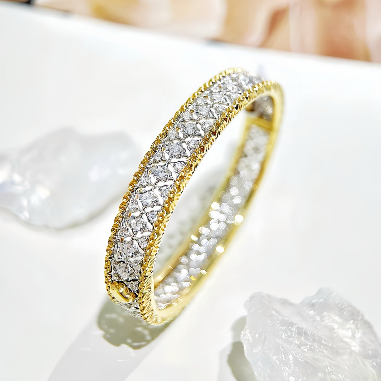 Vintage 18k Gold Diamond Bracelet (Item No. VT441）