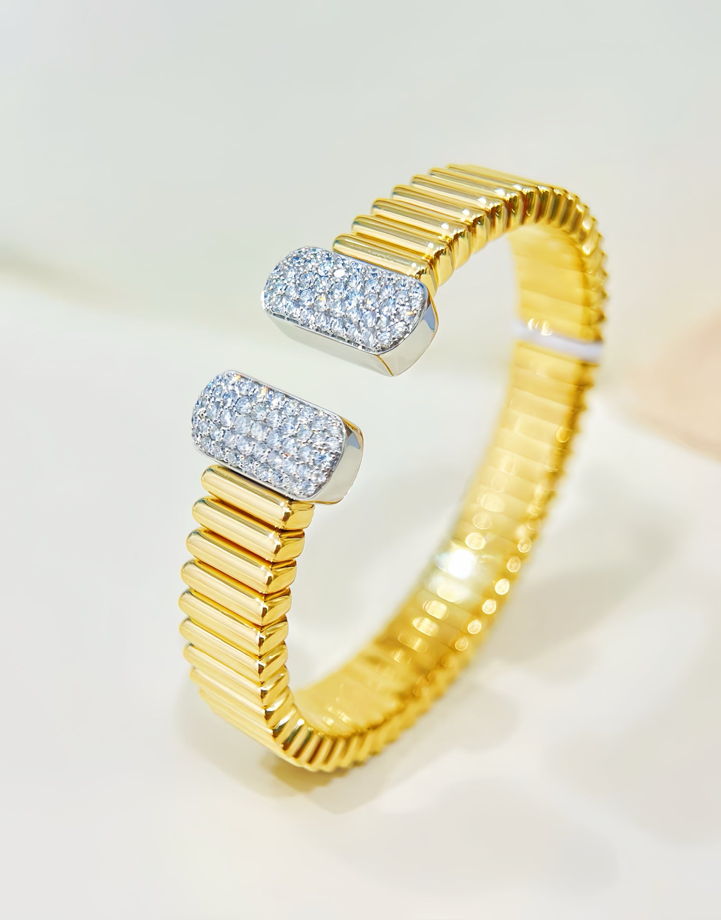 Vintage 18k Gold Diamond Bracelet (Item No. VT340)
