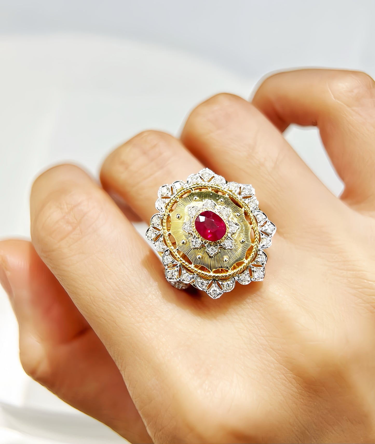 Vintage 18k Gold Diamond Ruby Ring (Item No. VT418）