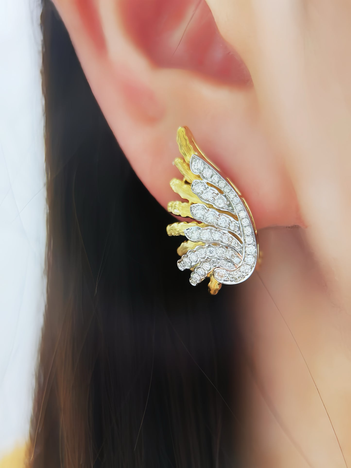 Feather Vintage 18k Gold Diamond Earring (Item No. VT325)