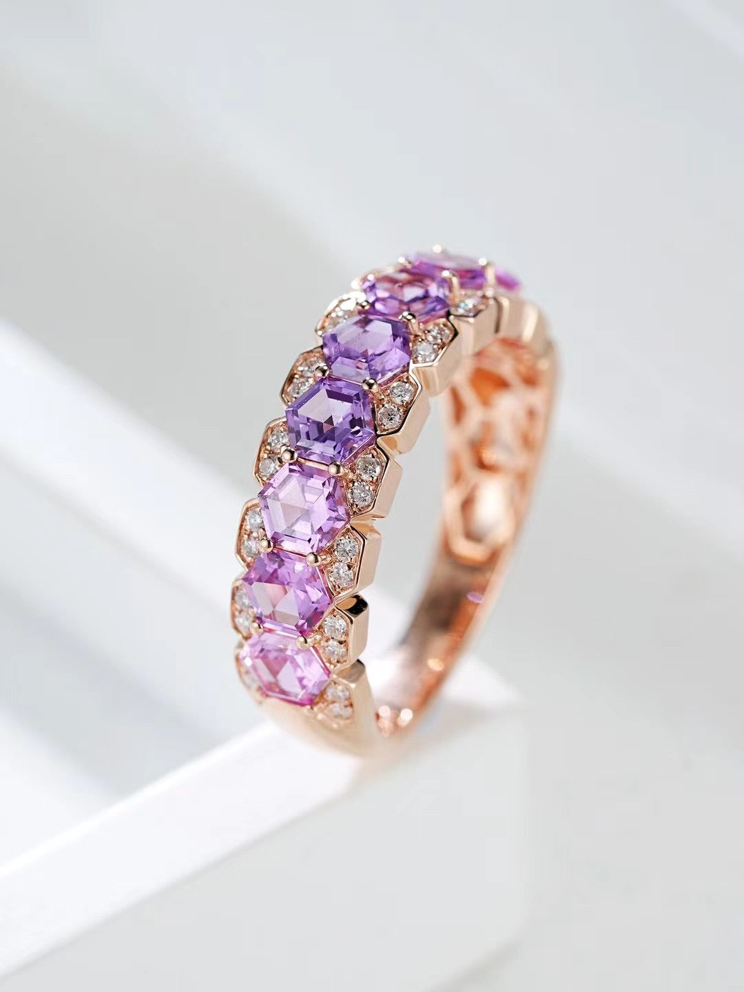 Rainbow Sapphire 18k Gold Ring (Item No. SA051）