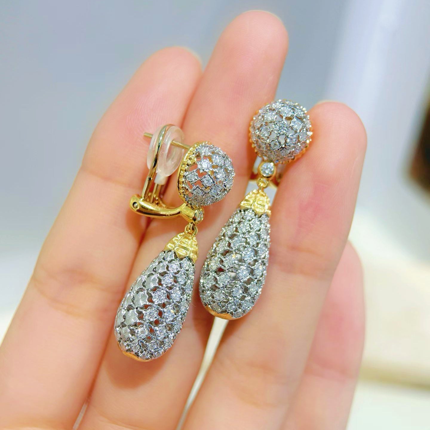 Vintage 18k Gold Diamond Earring (Item No. VT470）