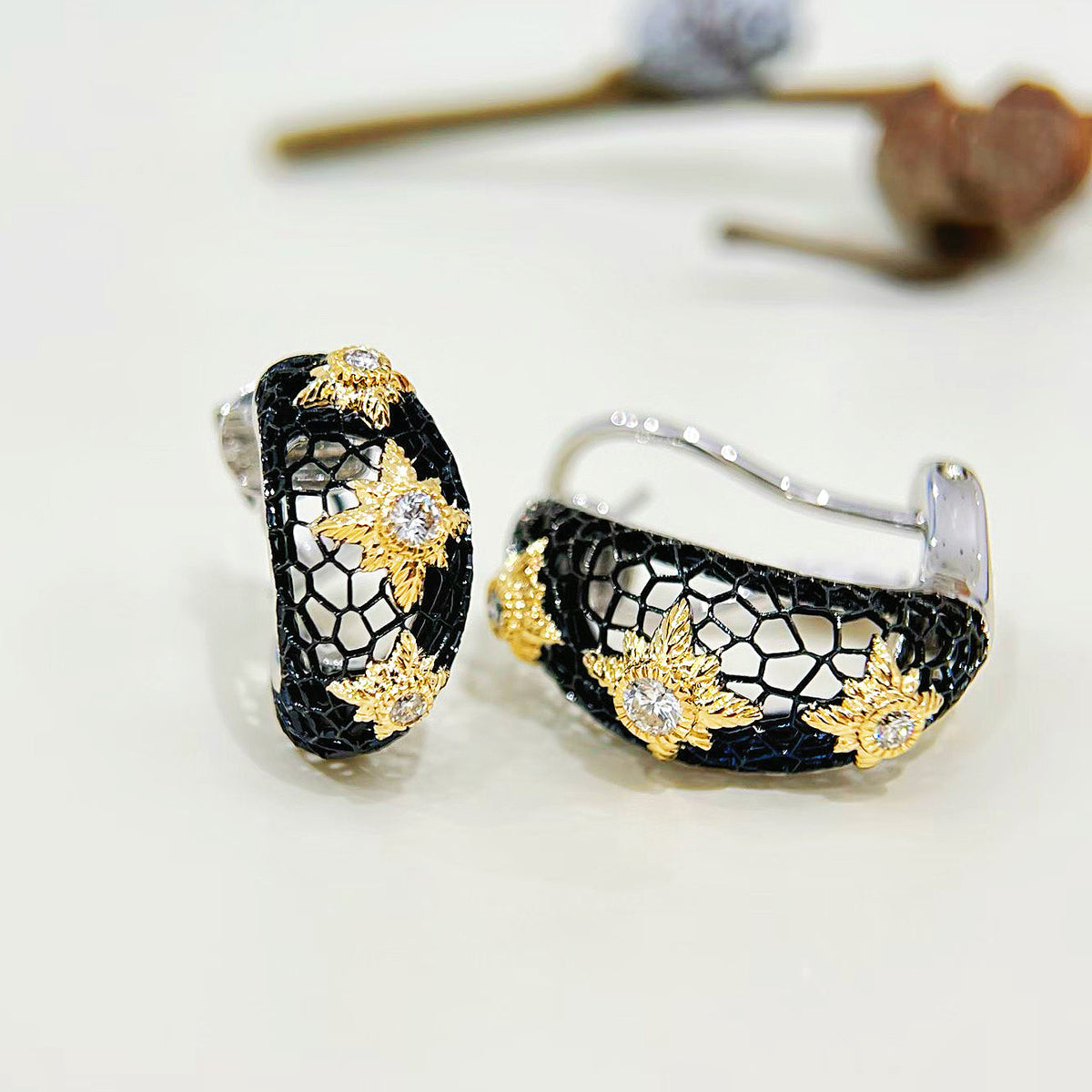 Vintage 18k Gold Diamond Earring (Item No. VT517）