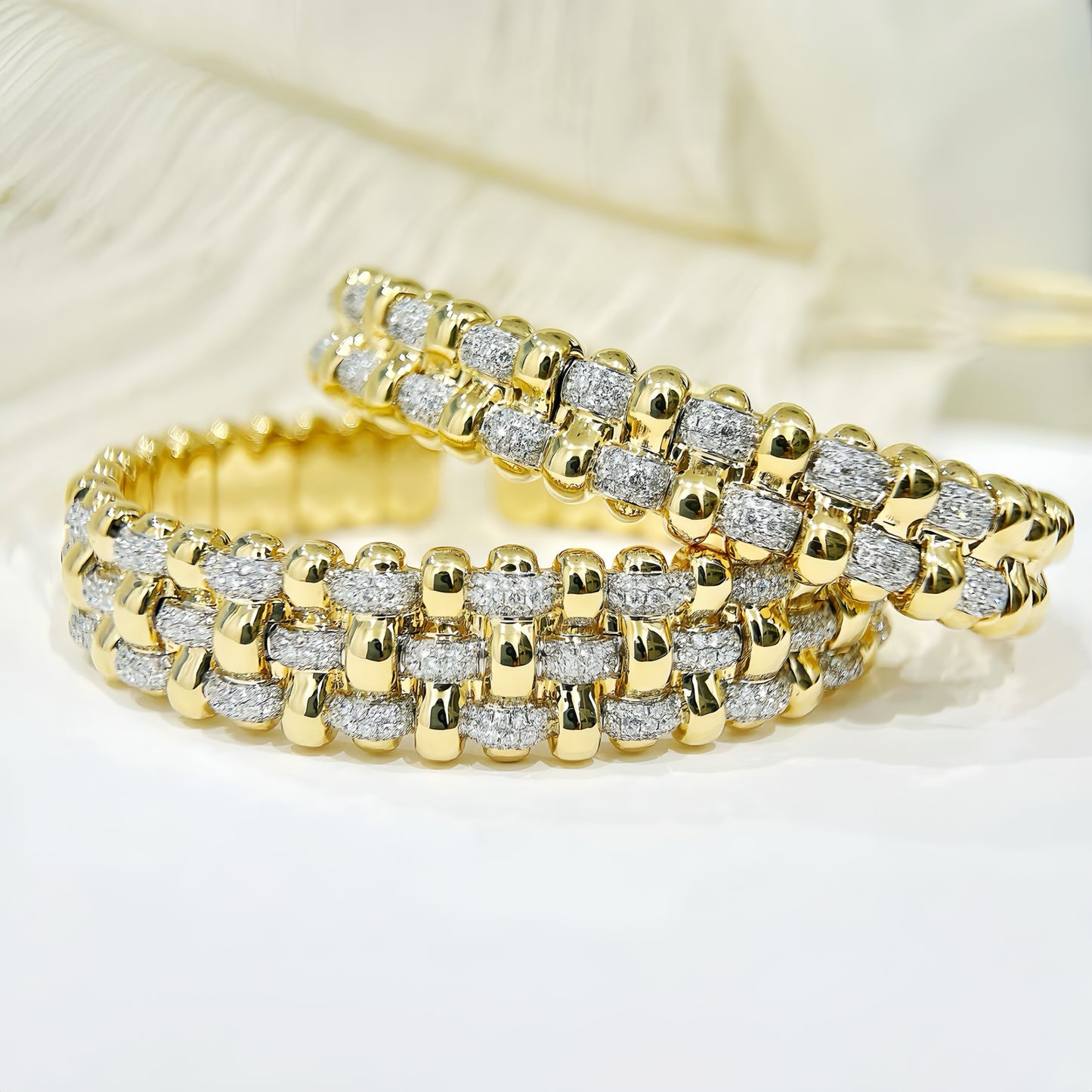 Vintage 18k Gold Diamond Bracelet (Item No. VT425）