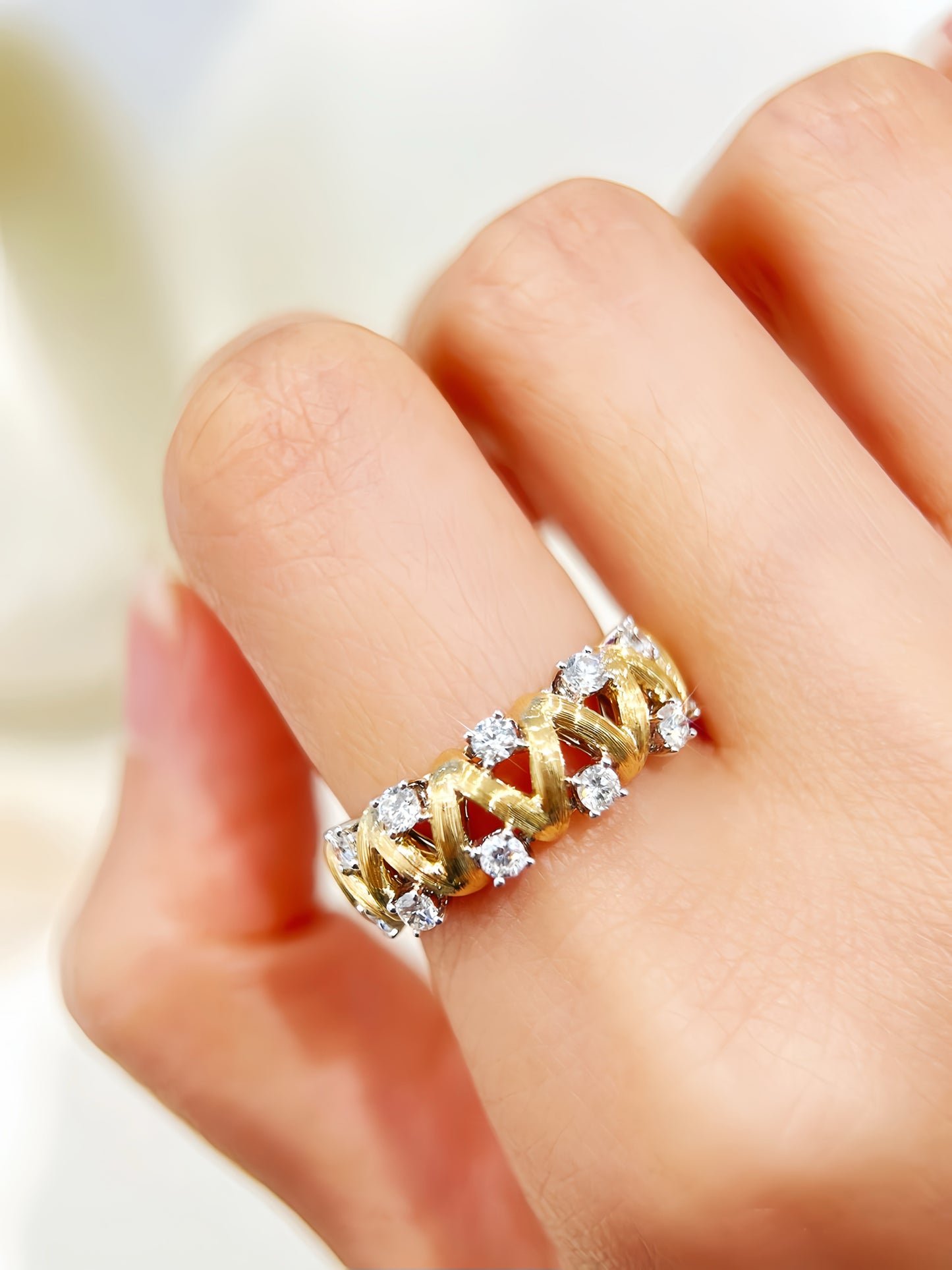 Vintage 18k Gold Diamond Ring  (Item No. VT421）