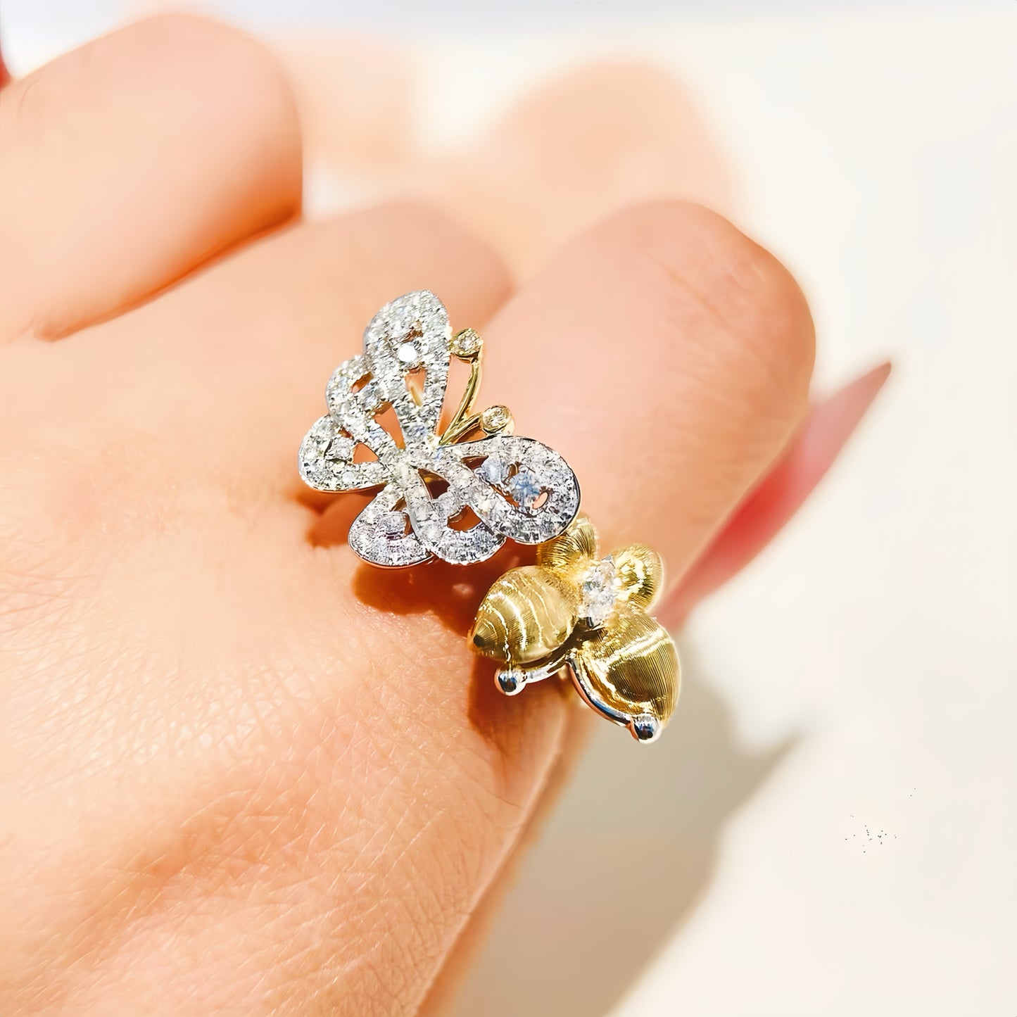 Butterfly Vintage 18k Gold Diamond Ring (Item No. VT320)
