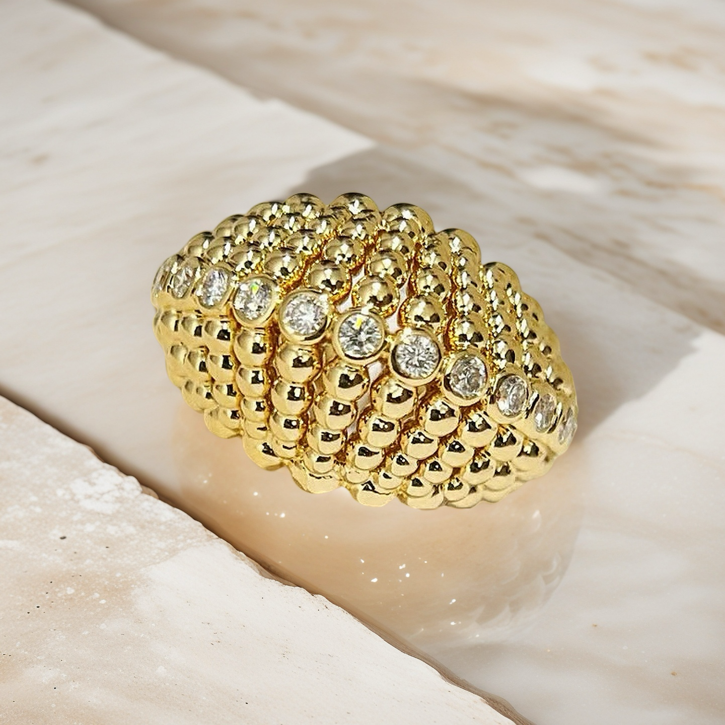 Shell Vintage 18k Gold Diamond Ring (Item No. VT020）