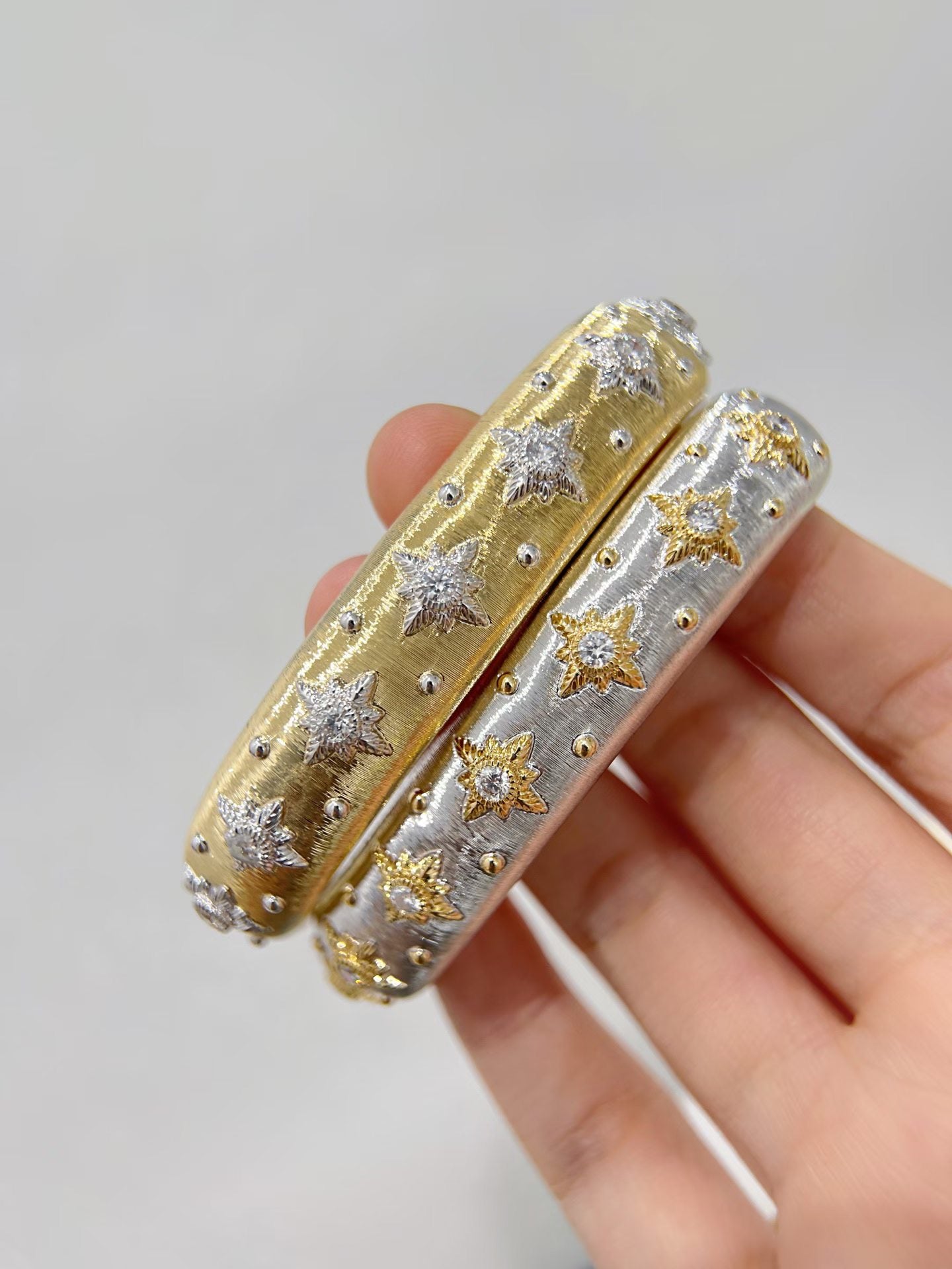 Vintage 18k Gold Diamond Bracelet (Item No. VT497）