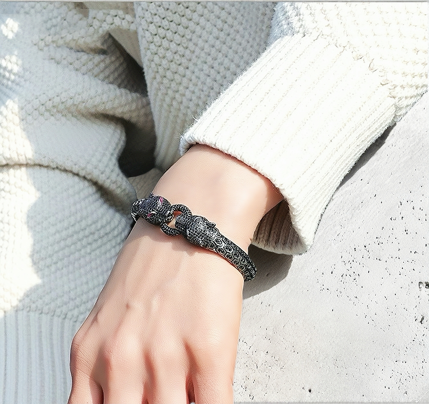 Panther Fashion Silver Bracelet (Item No. B0694）