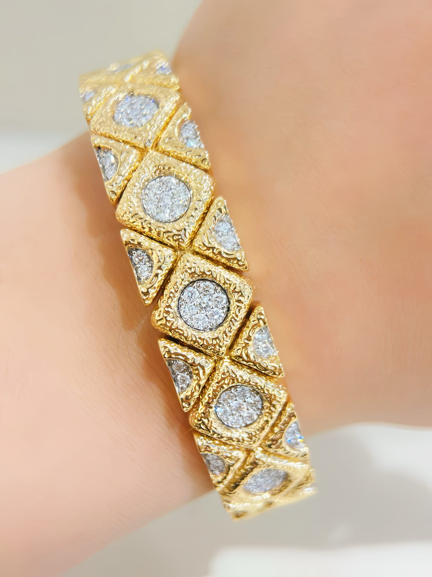 Vintage 18k Gold Diamond Bracelet (Item No. VT345)