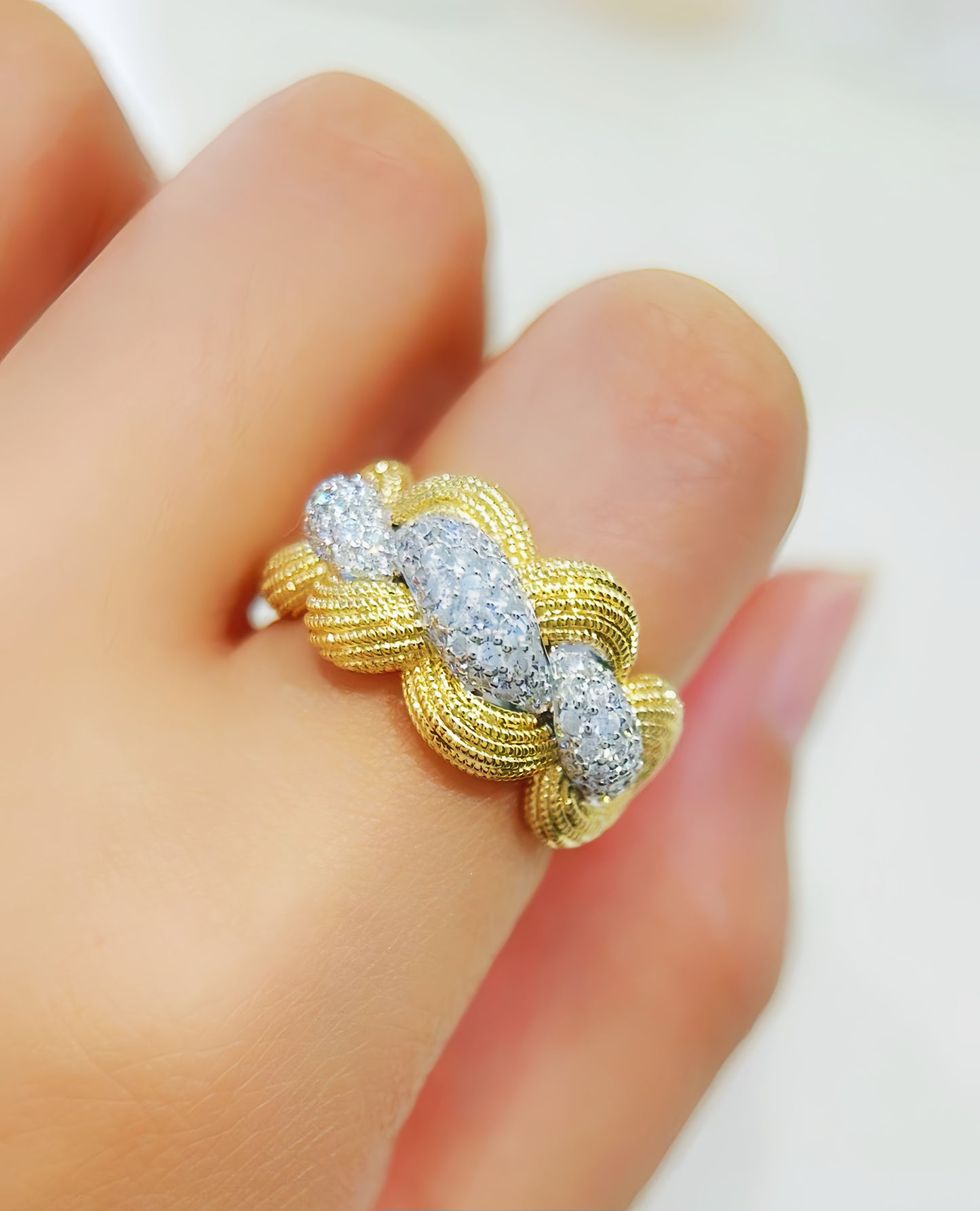 Vintage 18k Gold Diamond Ring (Item No. VT 290)