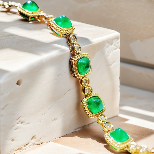 Vintage 18k Gold Diamond Emerald Bracelet (Item No. VT119）